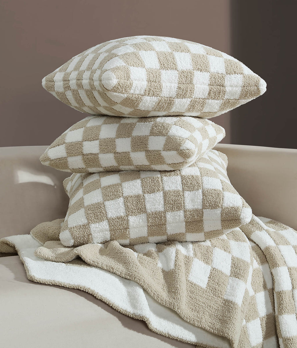 Checkerboard Throw Pillow - Che Cose Belle