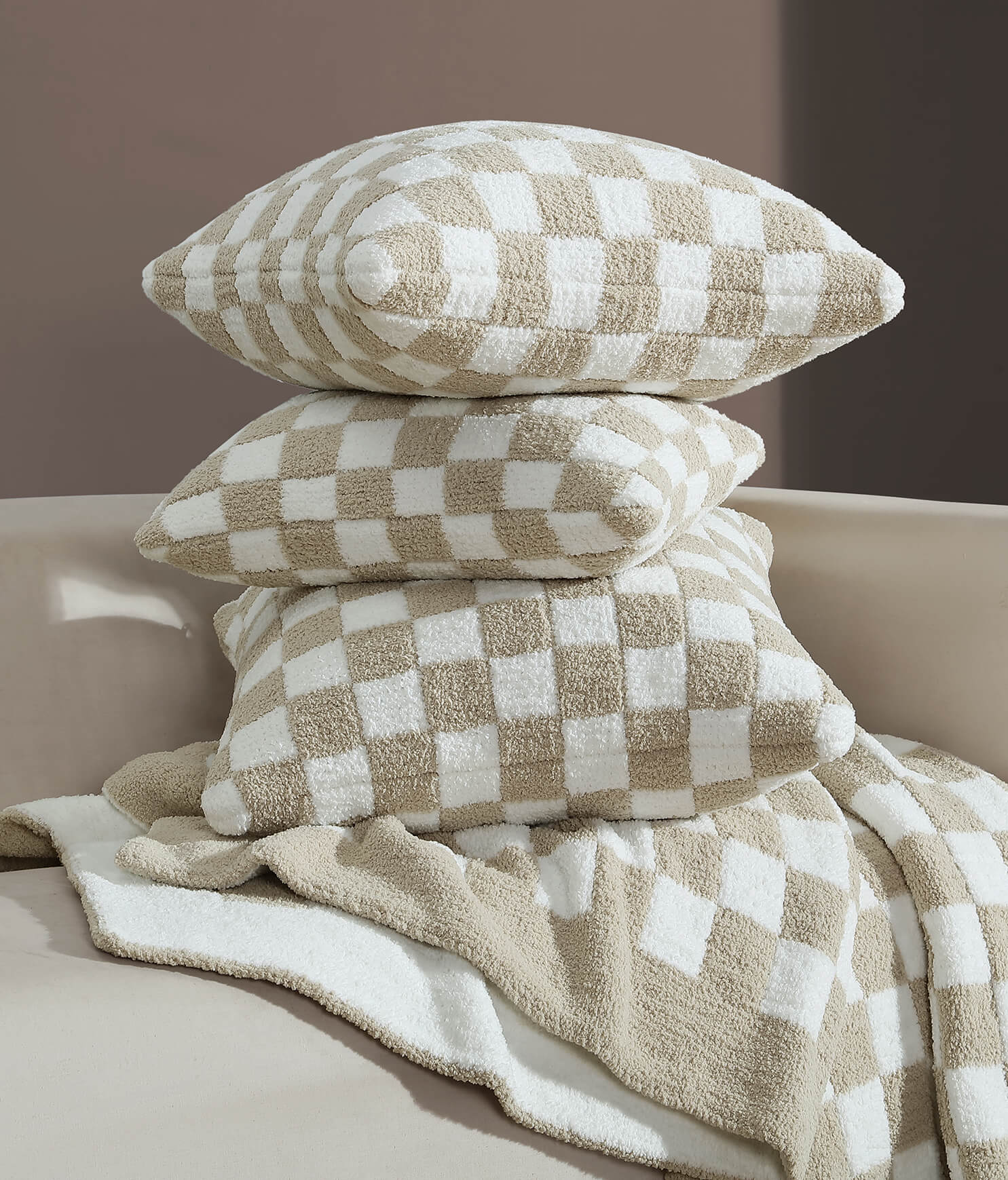 Checkerboard Throw Pillow - Che Cose Belle