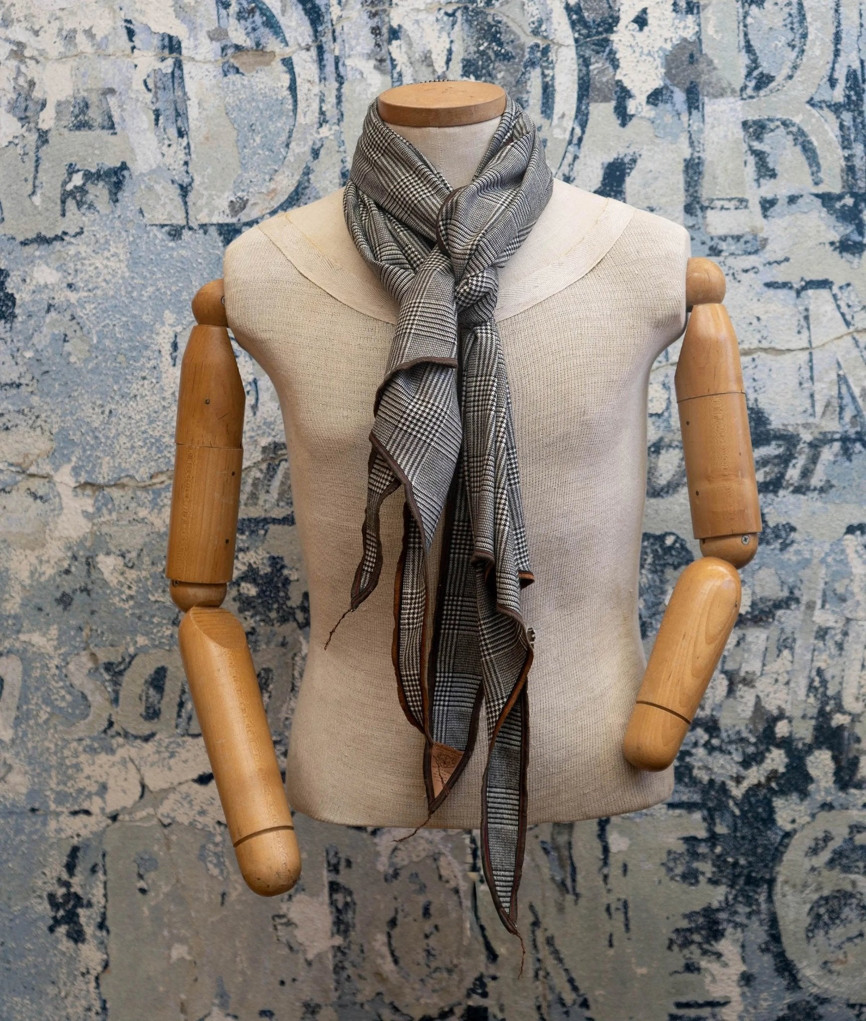 Checkmate Houndstooth Scarf - Che Cose Belle
