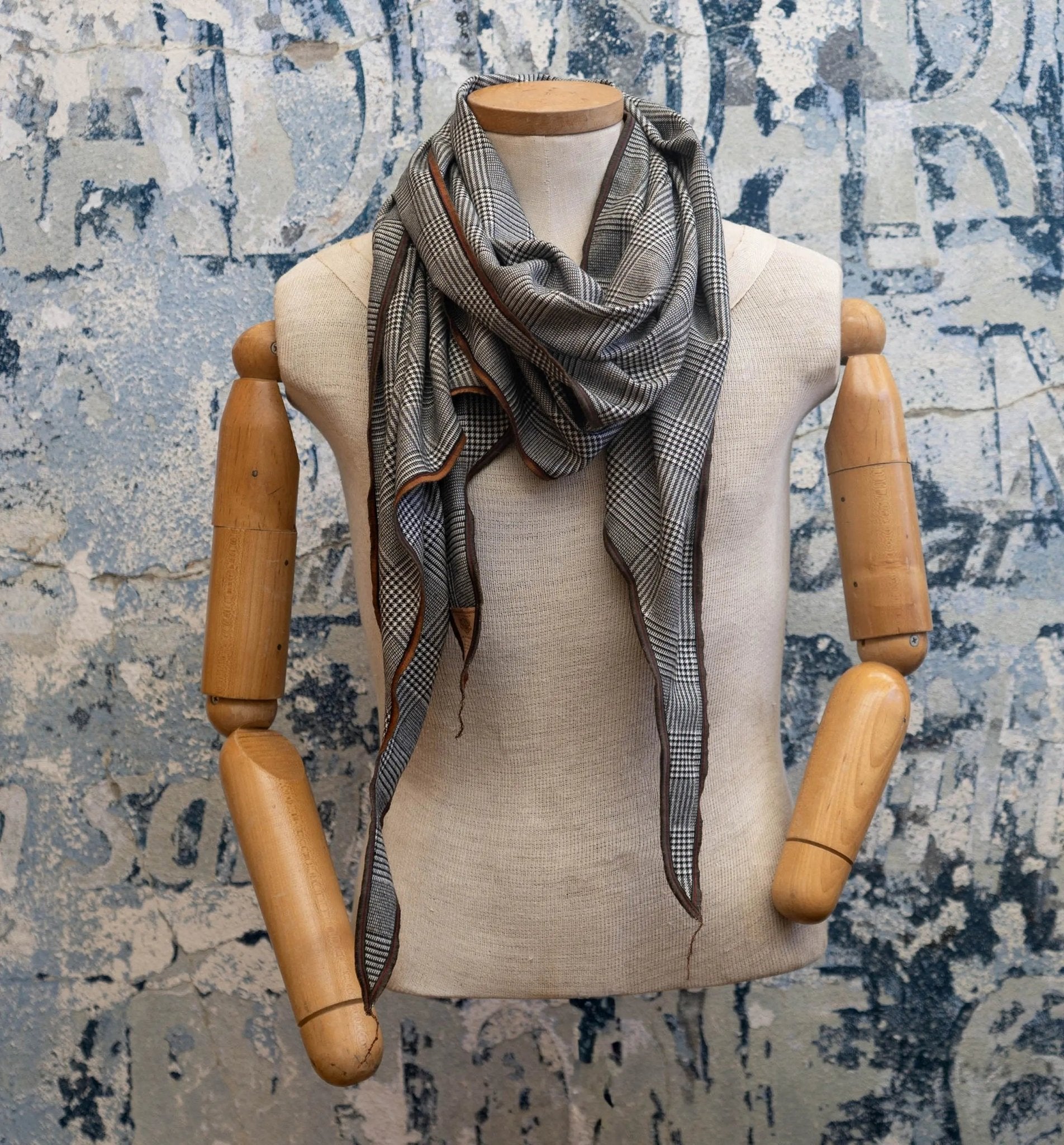 Checkmate Houndstooth Scarf - Che Cose Belle