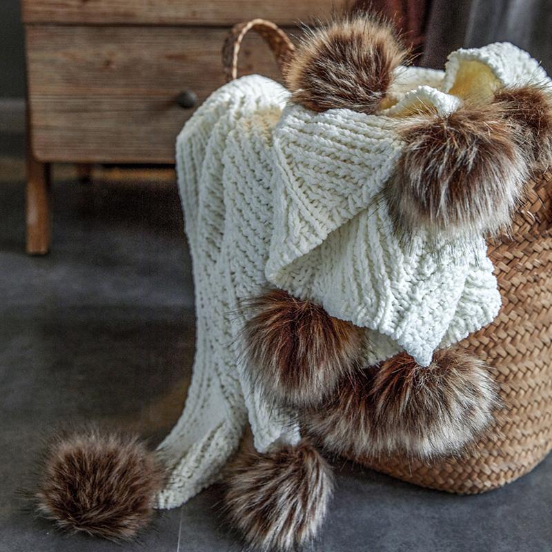 Chenille Throw with Pom Poms - 51"x63" - Che Cose Belle