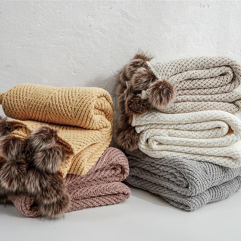 Chenille Throw with Pom Poms - 51"x63" - Che Cose Belle