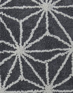 CHICOS HOME Bath Rug Geometric Pattern in Grey & Ivory - Che Cose Belle
