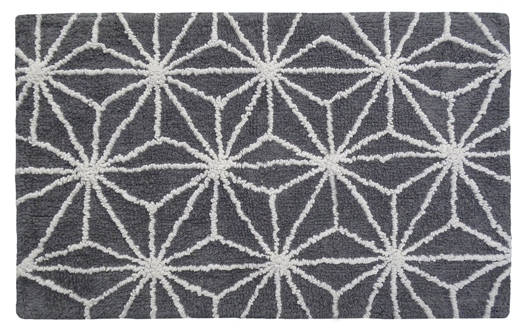 CHICOS HOME Bath Rug Geometric Pattern in Grey & Ivory - Che Cose Belle