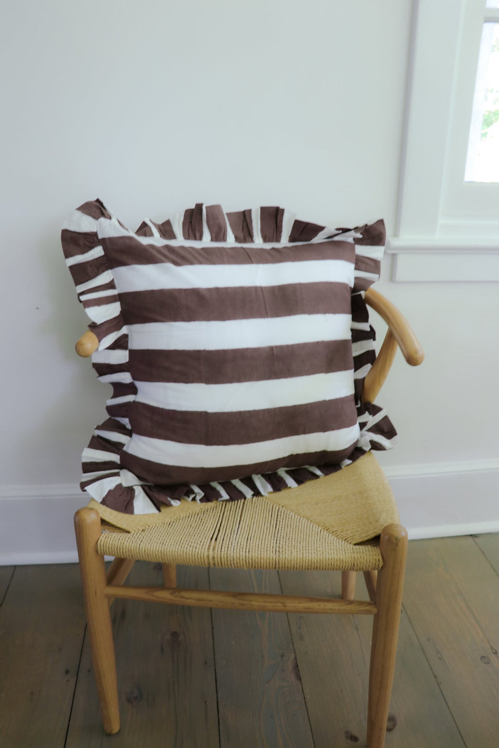 Chocolate Stripe Ruffled Throw Pillow (20-inch) - Che Cose Belle