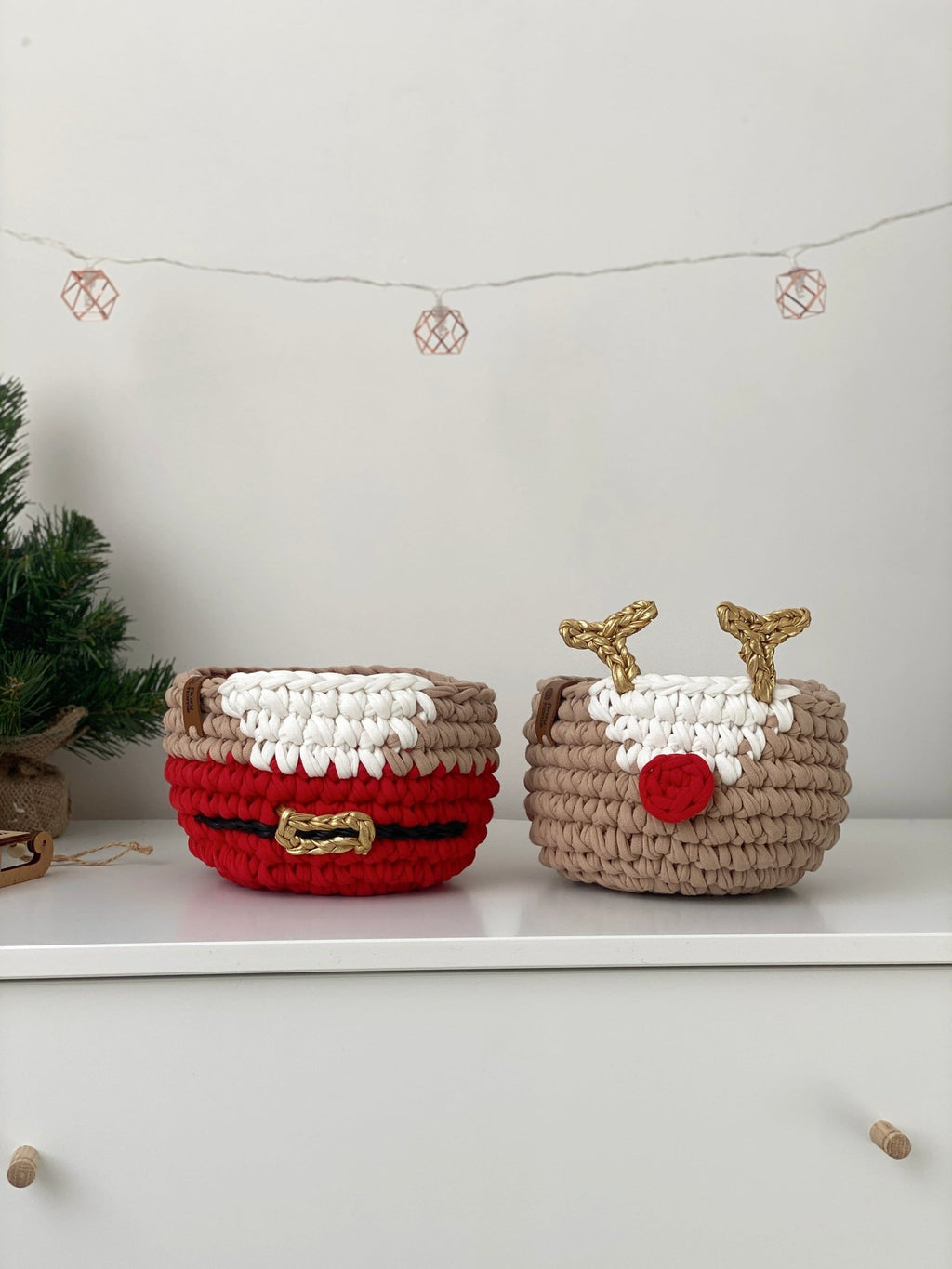 Christmas Deer and Santa Baskets - Che Cose Belle