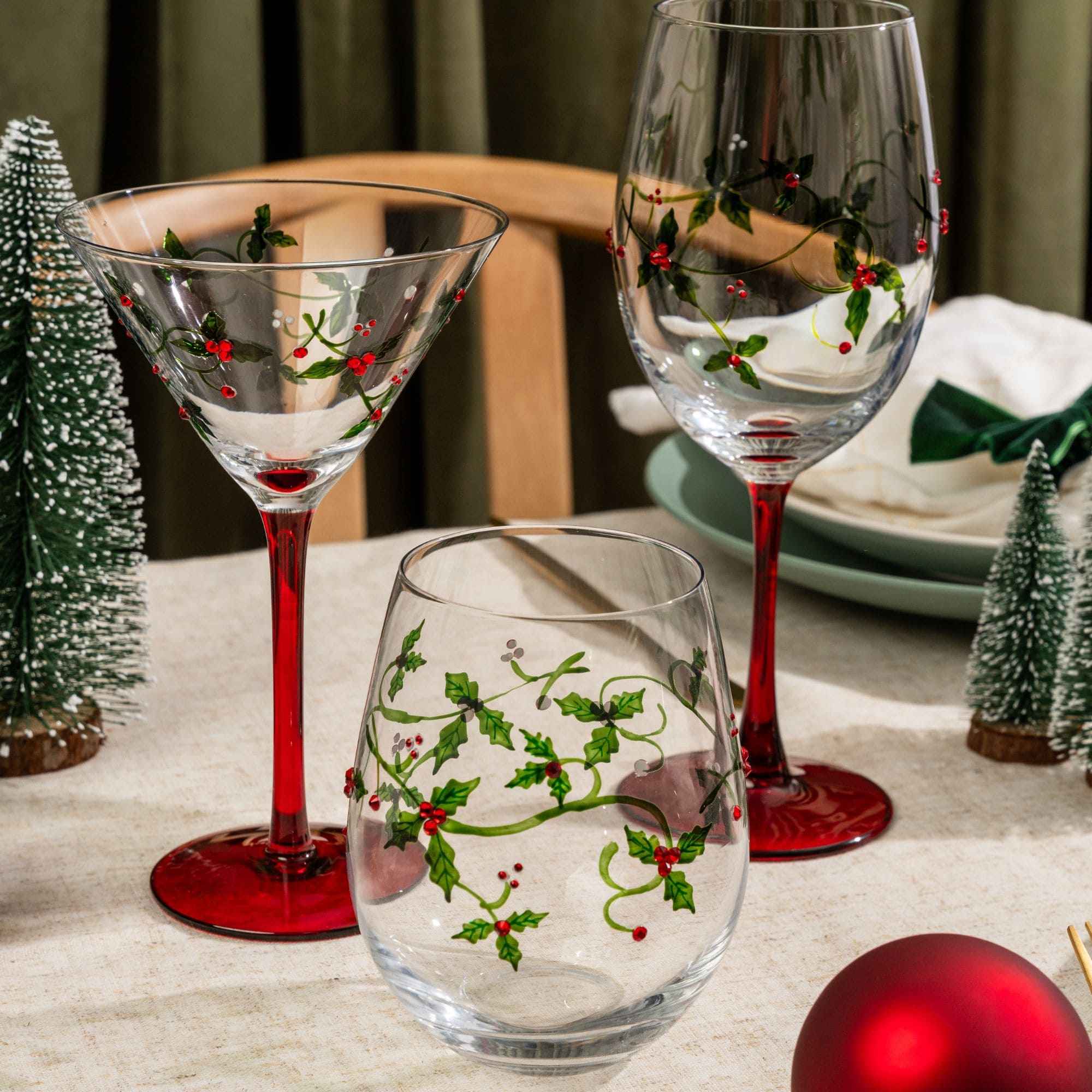 Christmas Holly Martini Glasses - Che Cose Belle