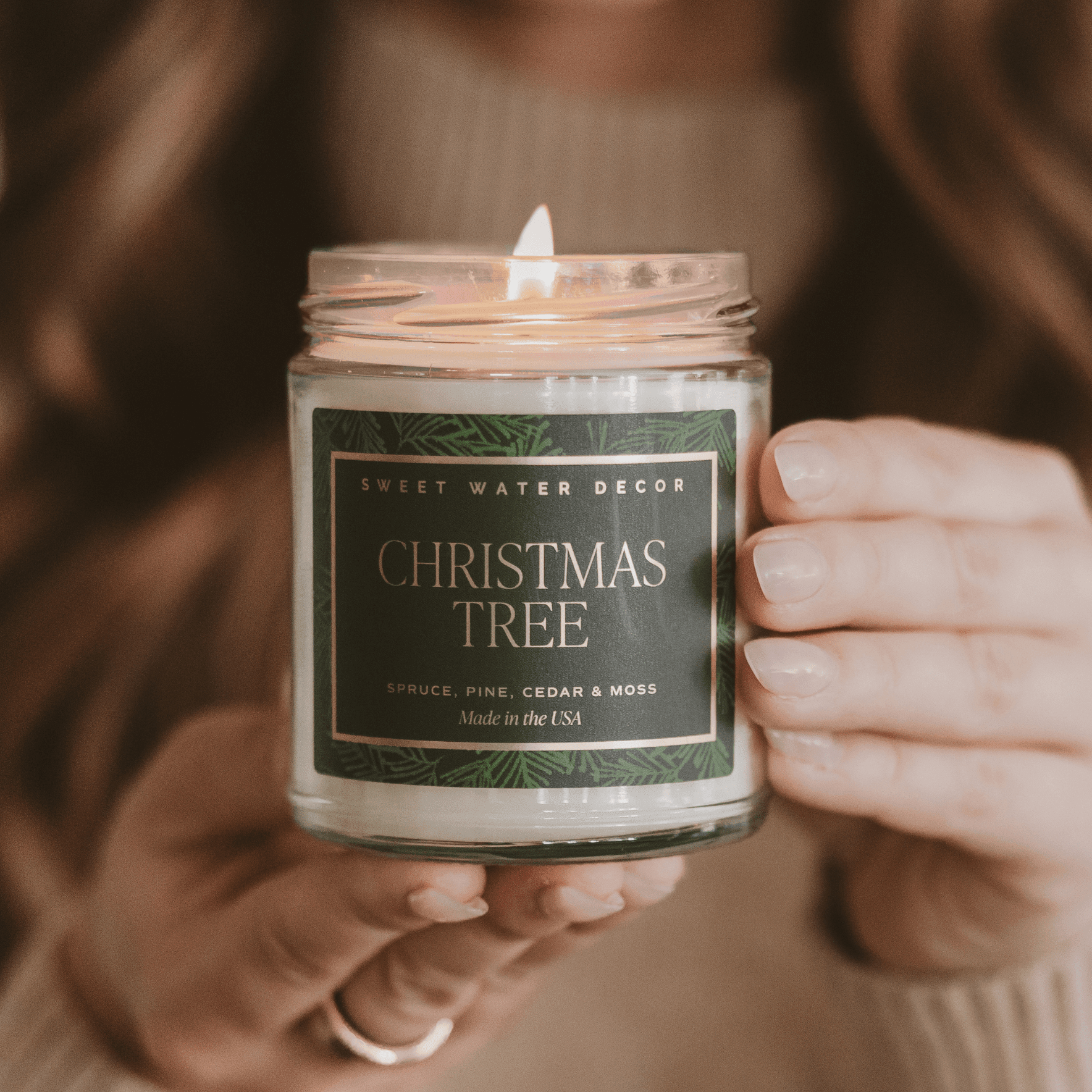 Christmas Tree Soy Candle - Patterned Clear Jar - 9 oz - Che Cose Belle