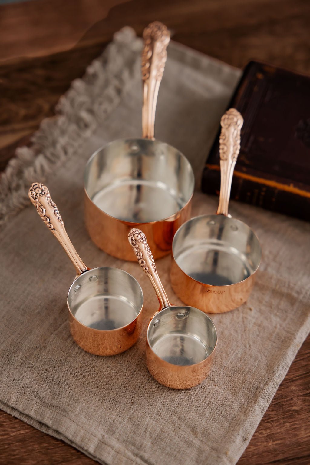 CMK Vintage Inspired Measuring Cups (Set of 4) - Che Cose Belle