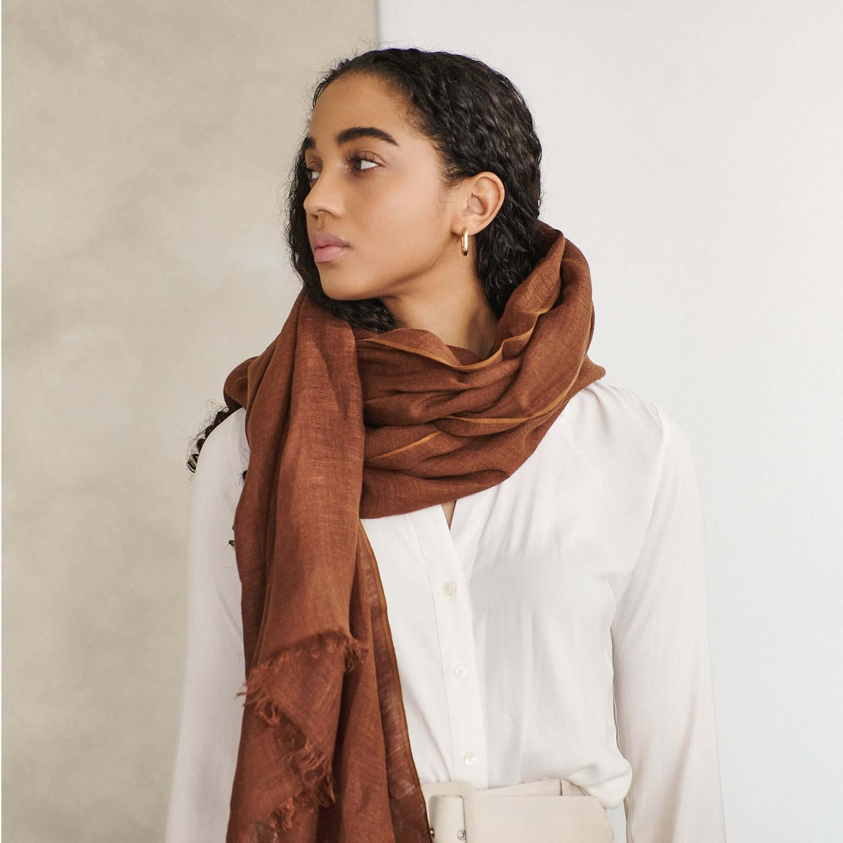 Coco Brown Hand Woven Linen Silk Blend Scarf - Che Cose Belle