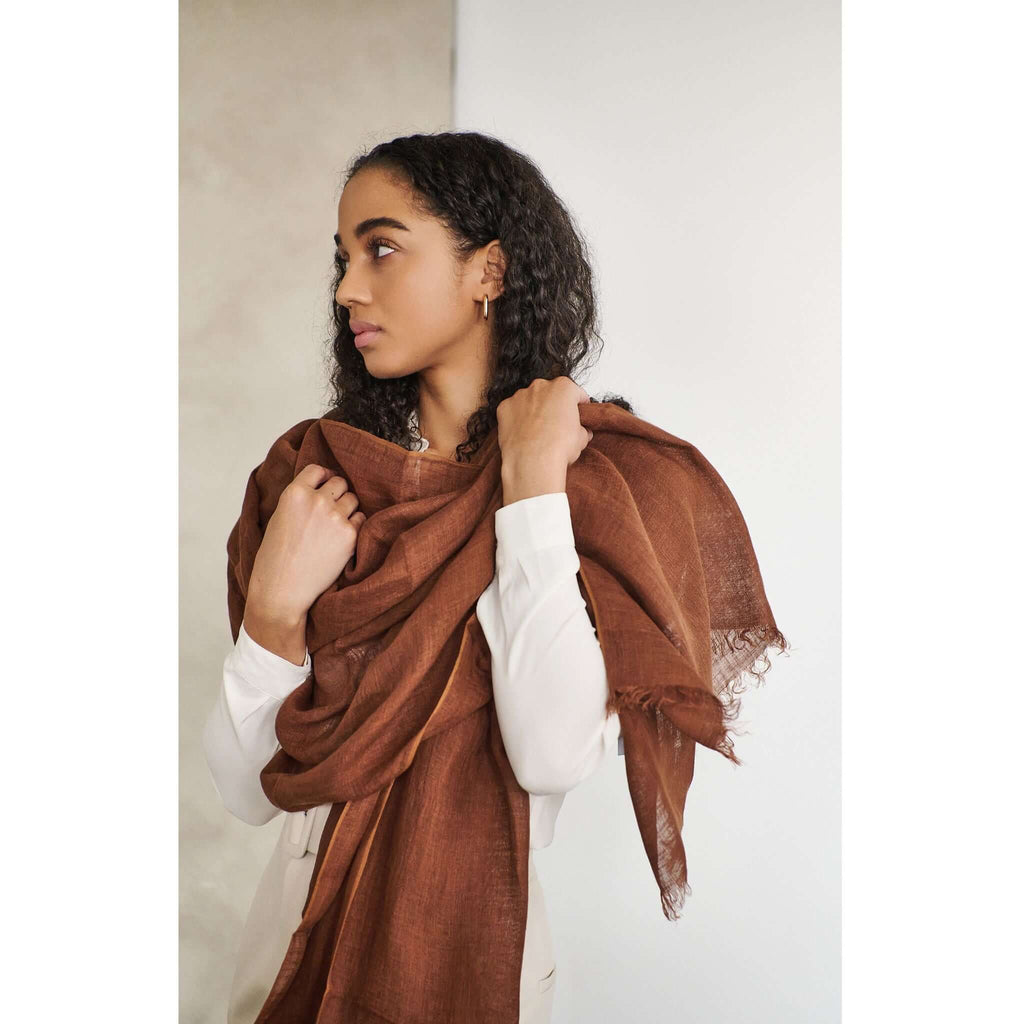 Coco Brown Hand Woven Linen Silk Blend Scarf - Che Cose Belle