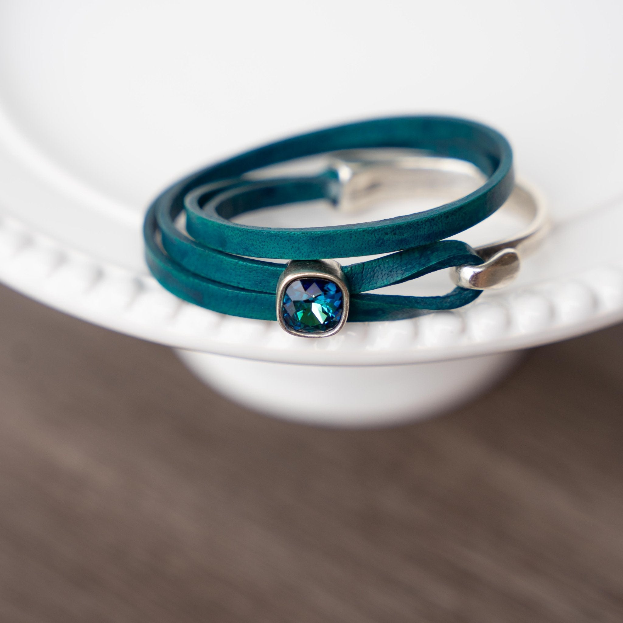 COCO TEAL LEATHER WRAP BRACELET - Che Cose Belle