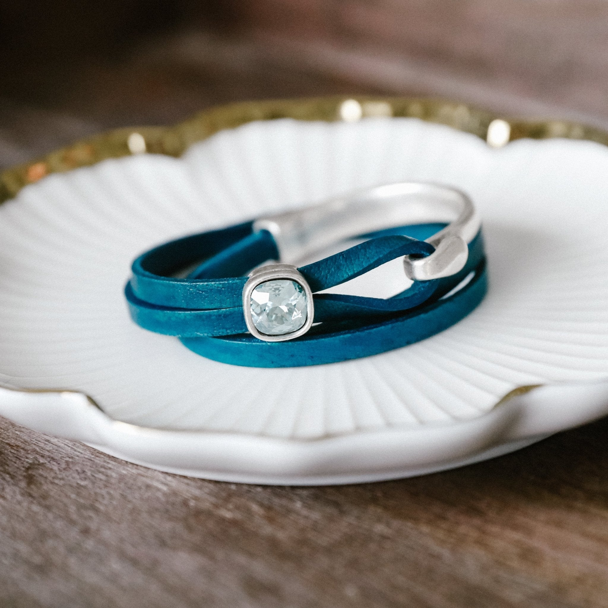 COCO TEAL LEATHER WRAP BRACELET - Che Cose Belle