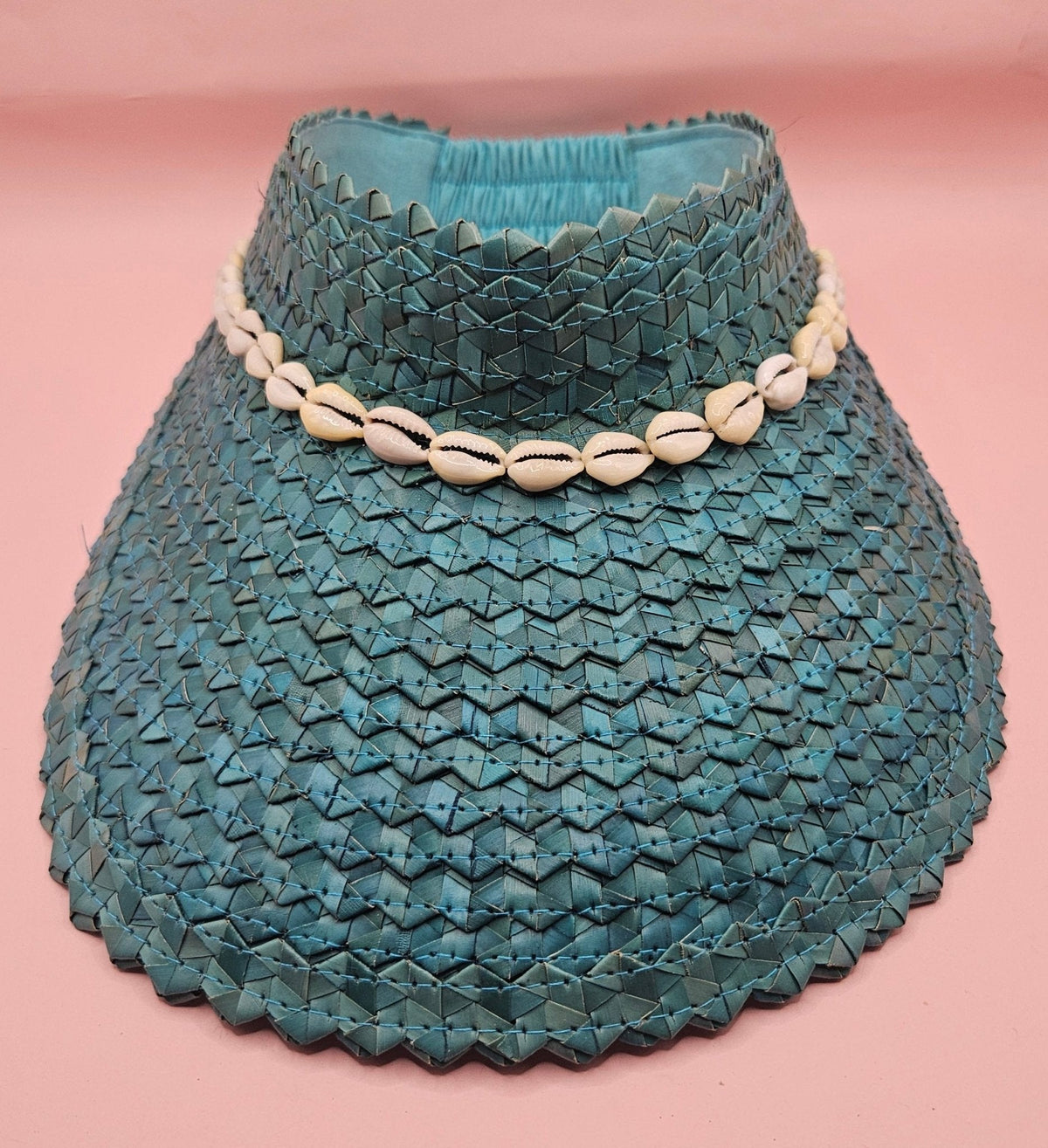 Cowrie Shell Woven Palm Leaf Visor – Handmade Straw Sun Hat with Elastic Band | Black, Blue, Green, or Yellow - Che Cose Belle