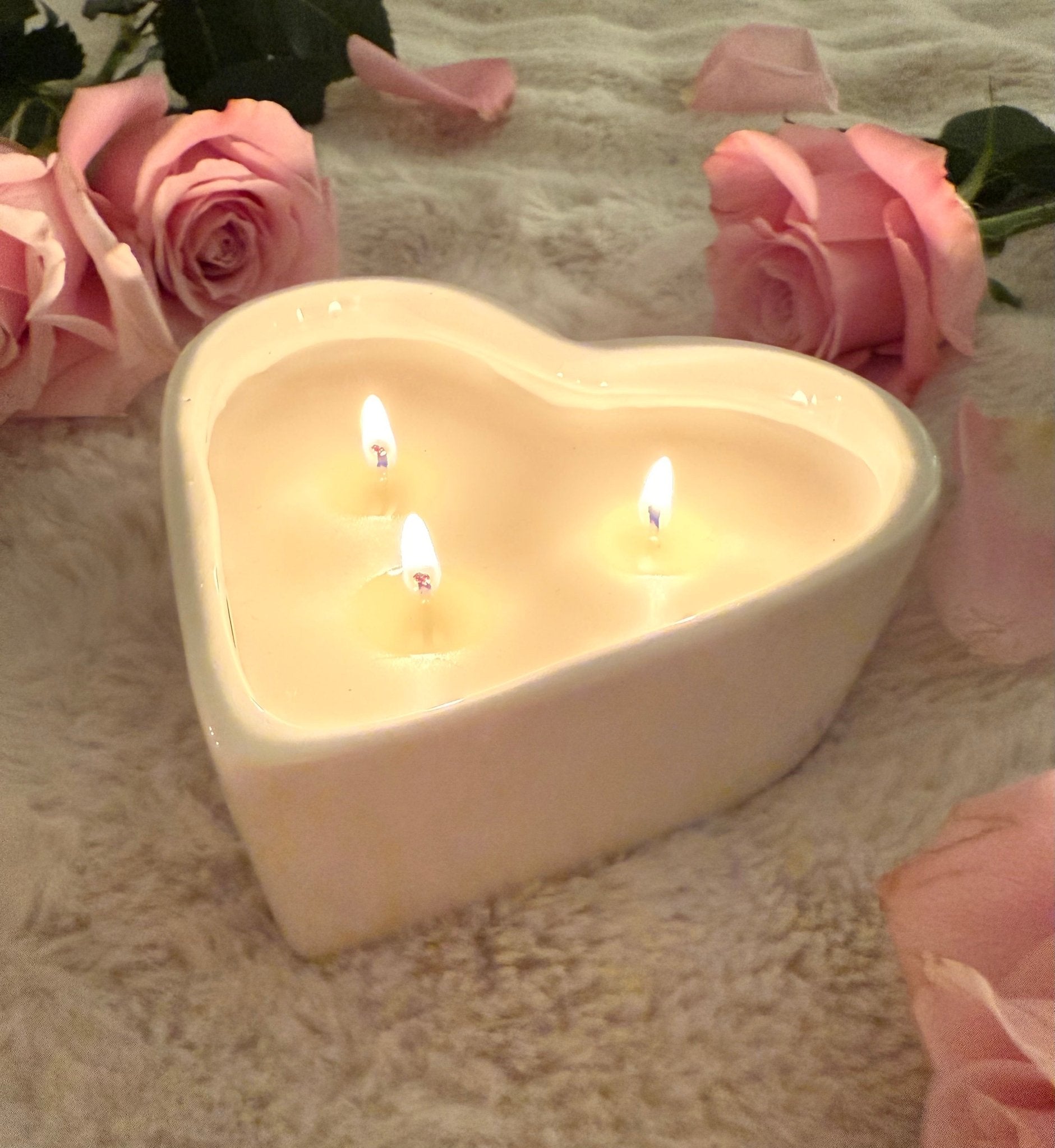 Cream Ceramic Heart 11oz Candle - Che Cose Belle