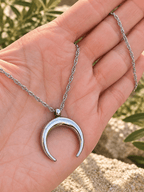 CRESCENT MOON NECKLACE - Che Cose Belle