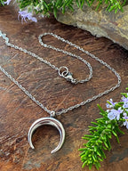 CRESCENT MOON NECKLACE - Che Cose Belle