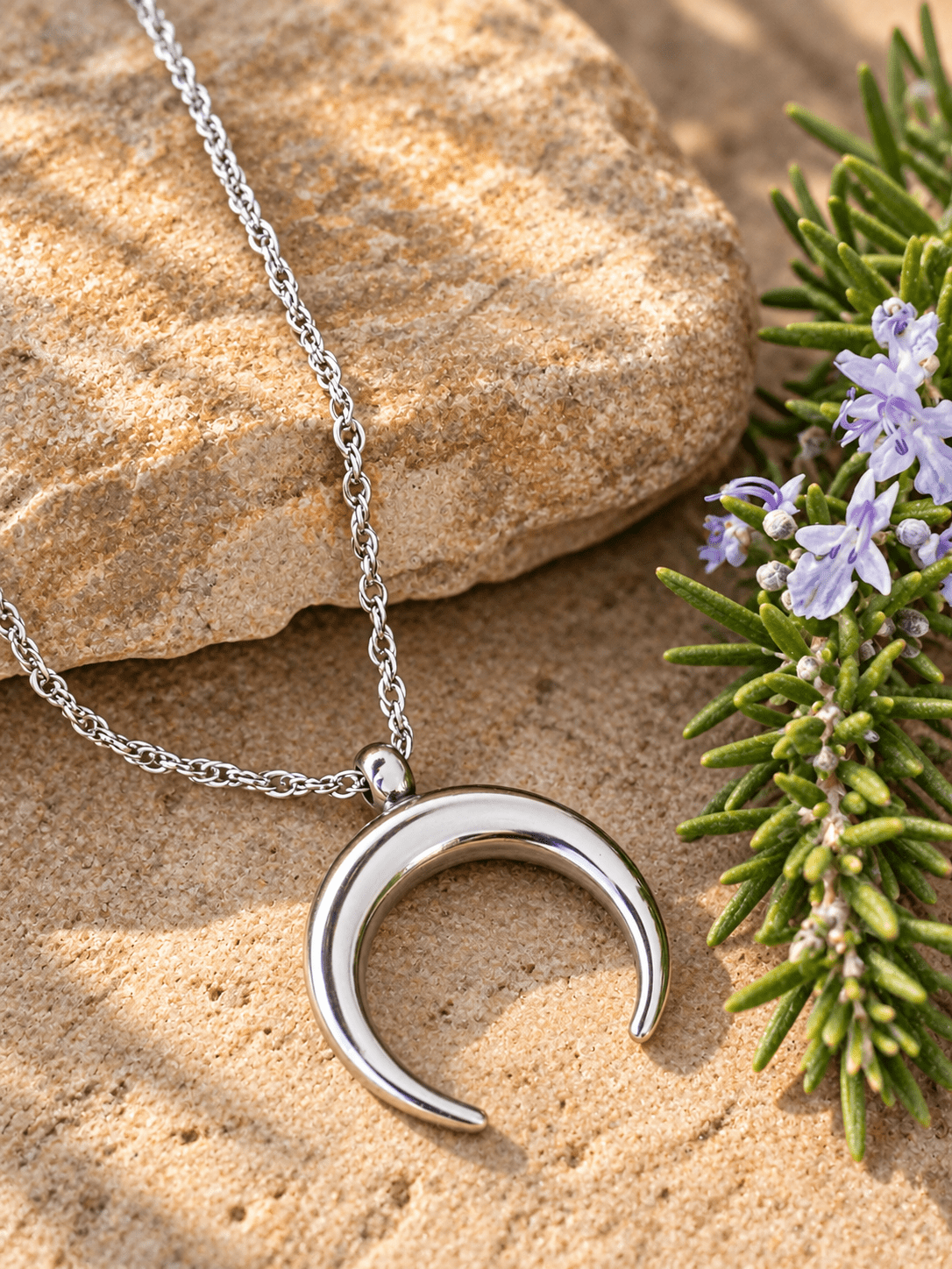 CRESCENT MOON NECKLACE - Che Cose Belle