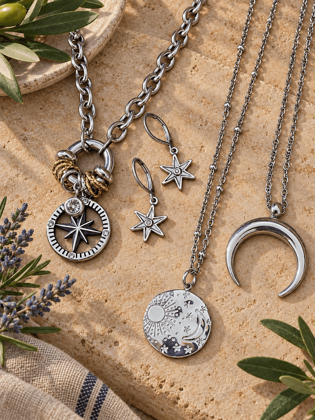 CRESCENT MOON NECKLACE - Che Cose Belle