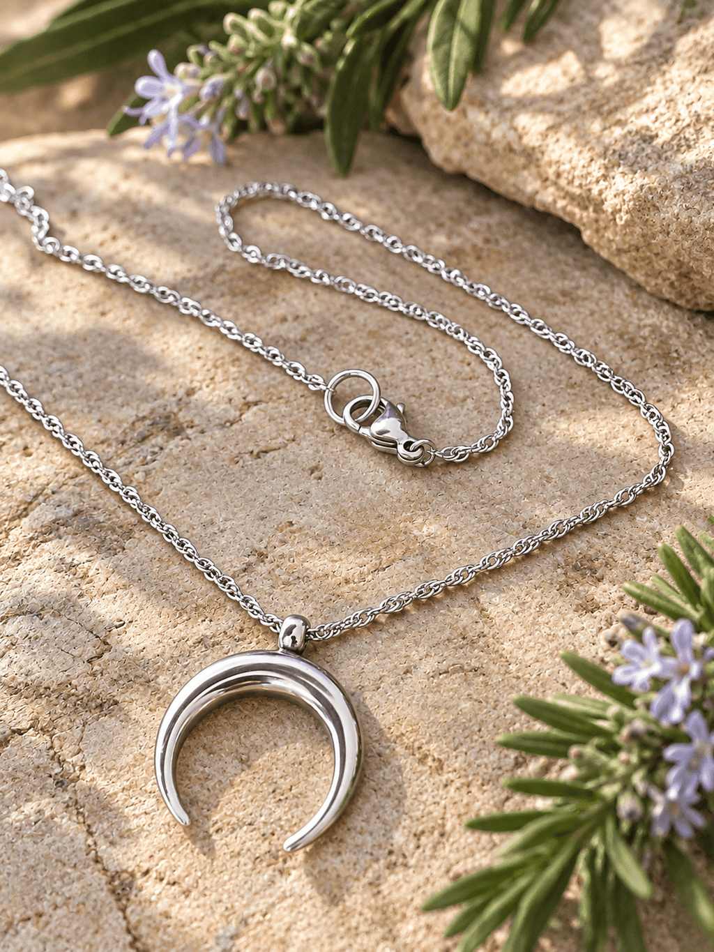 CRESCENT MOON NECKLACE - Che Cose Belle