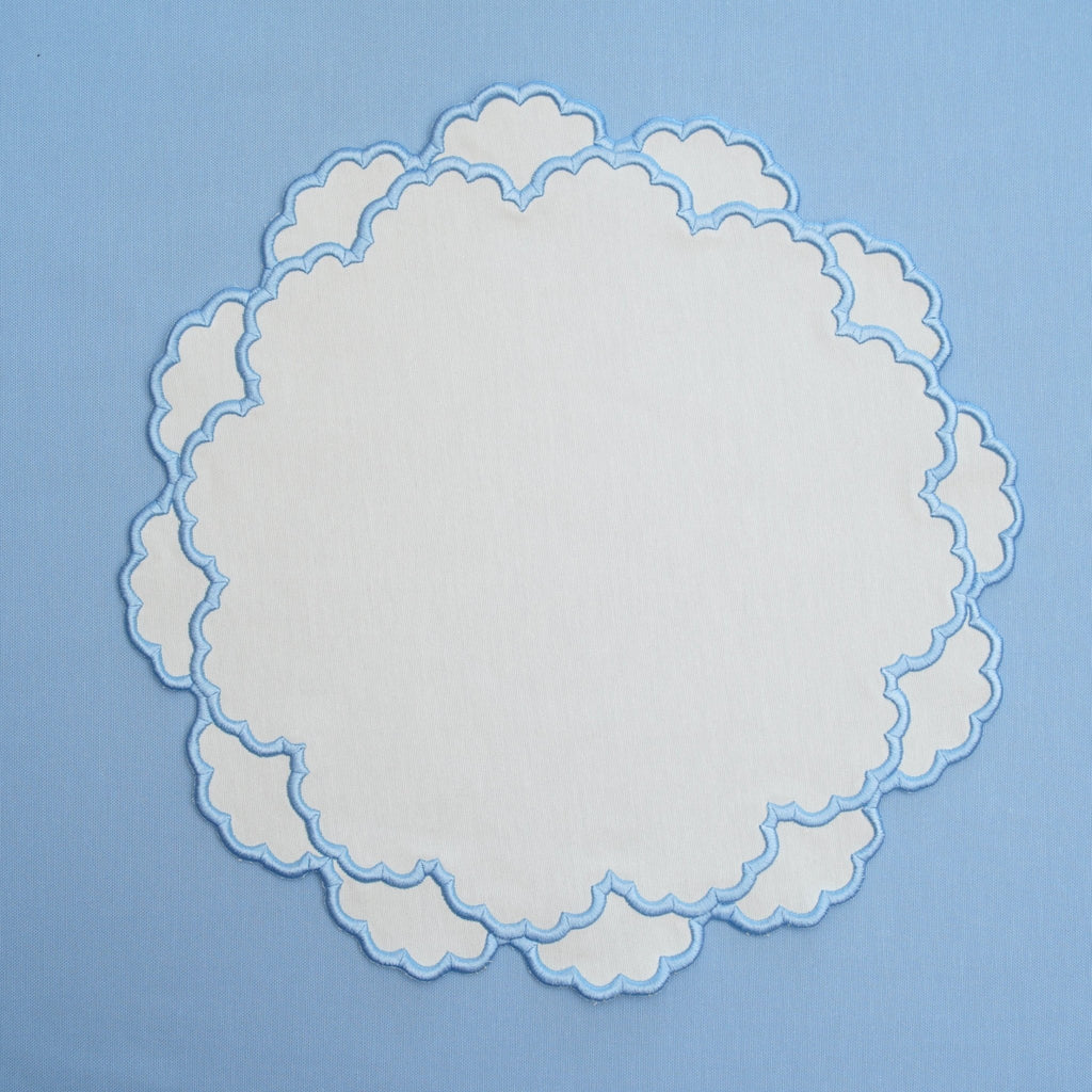 CRESSIDA BLUE & WHITE SCALLOPED FABRIC PLACEMAT (Set Of 4) - Che Cose Belle