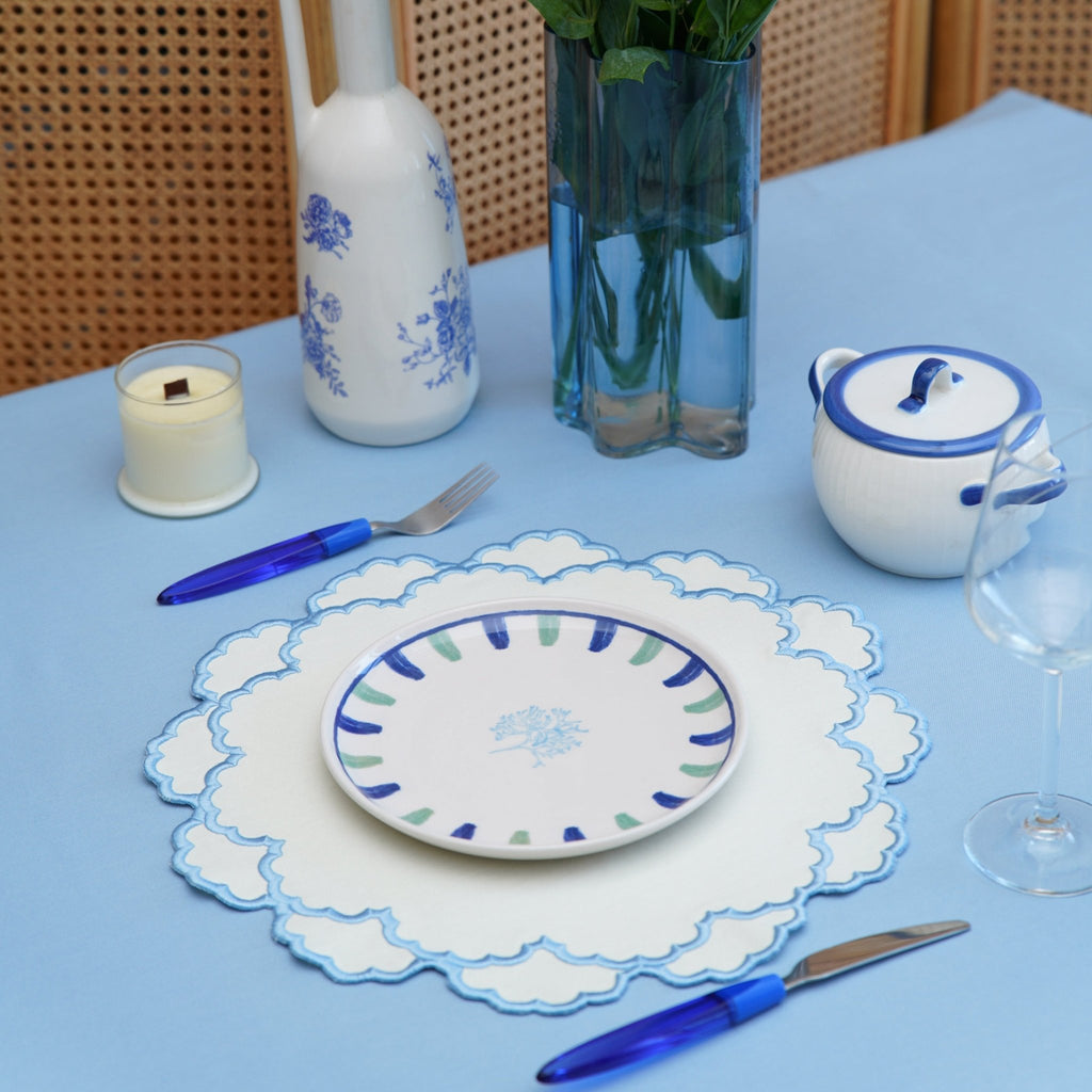 CRESSIDA BLUE & WHITE SCALLOPED FABRIC PLACEMAT (Set Of 4) - Che Cose Belle