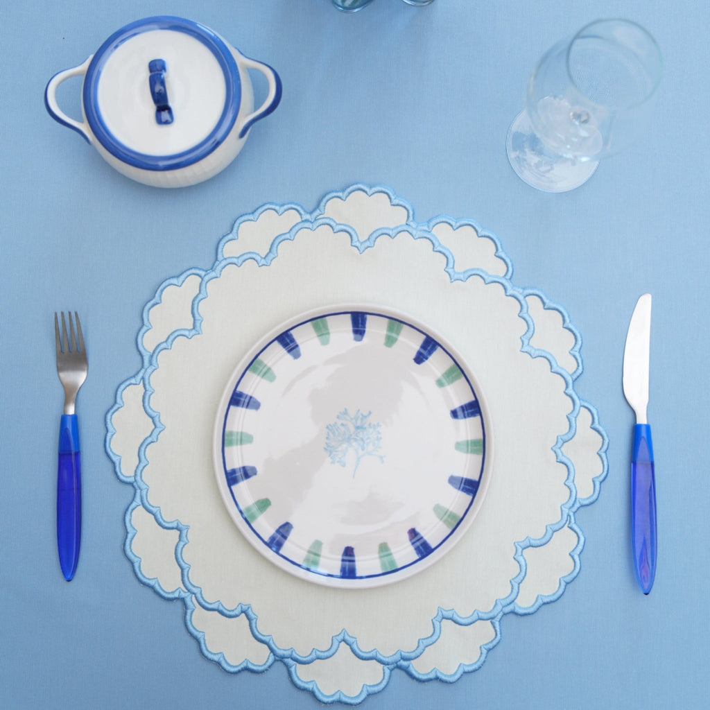 CRESSIDA BLUE & WHITE SCALLOPED FABRIC PLACEMAT (Set Of 4) - Che Cose Belle