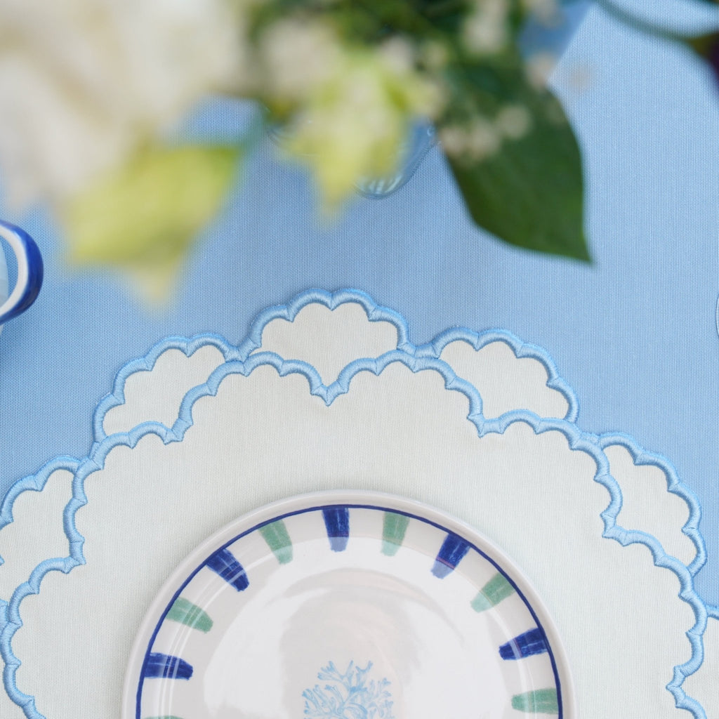 CRESSIDA BLUE & WHITE SCALLOPED FABRIC PLACEMAT (Set Of 4) - Che Cose Belle