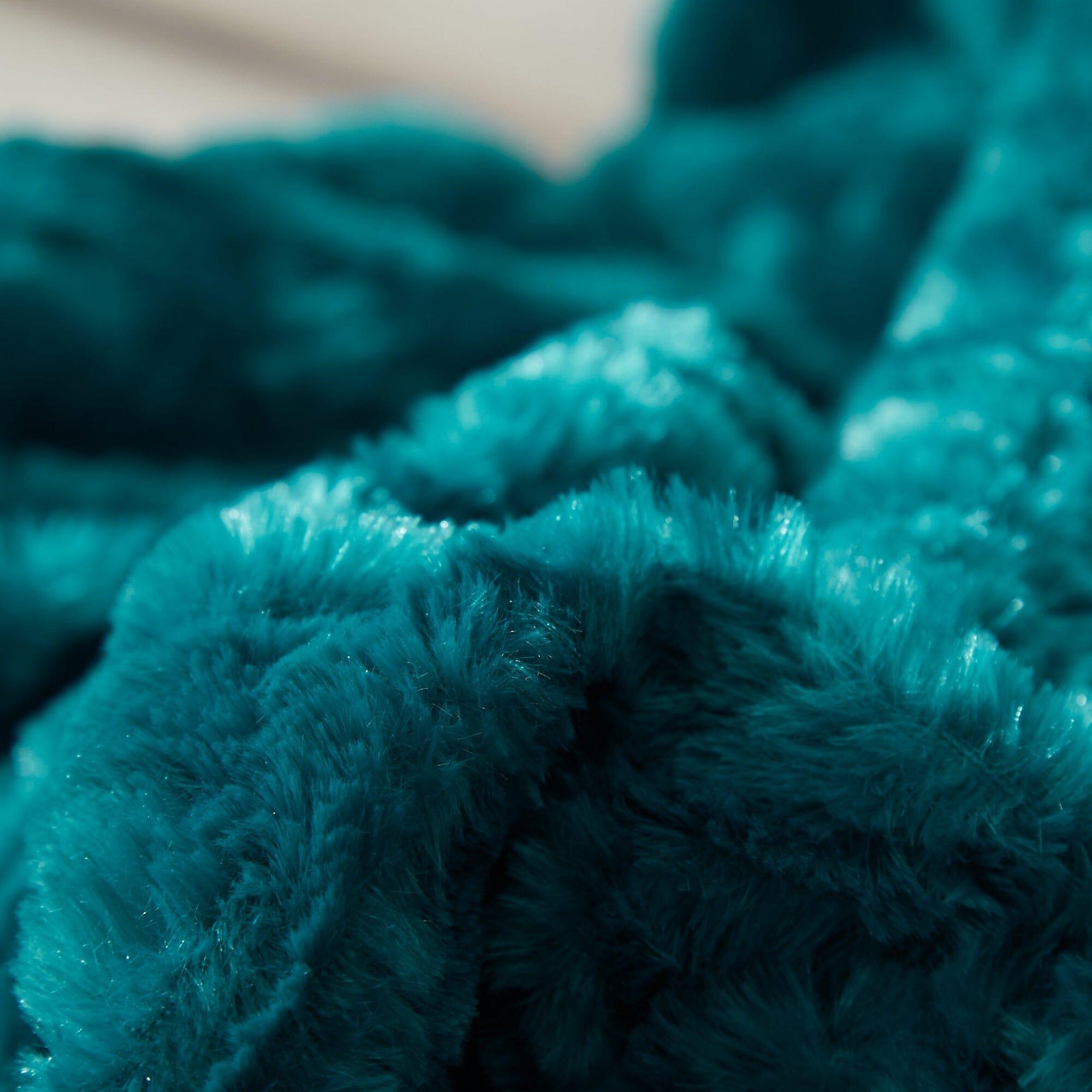 DaDa Bedding Emerald Green Blue Faux Fur Sherpa Throw Blanket - Che Cose Belle