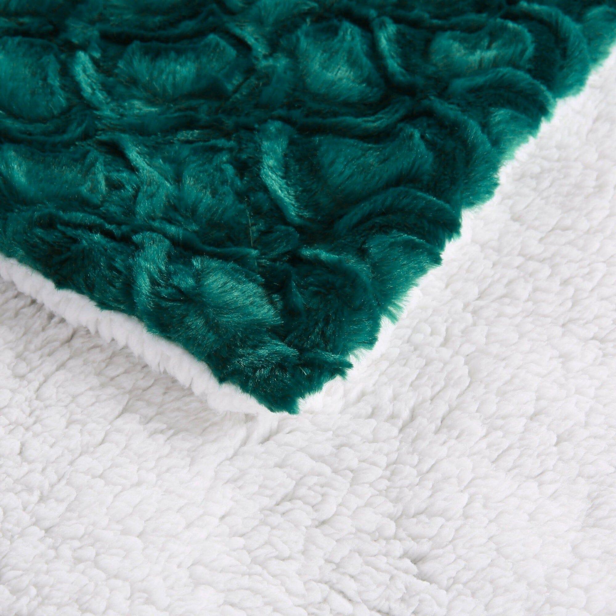 DaDa Bedding Emerald Green Blue Faux Fur Sherpa Throw Blanket - Che Cose Belle