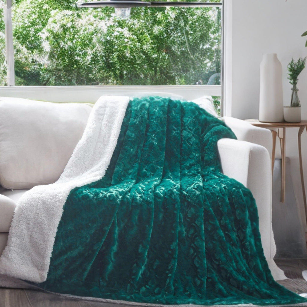 DaDa Bedding Emerald Green Blue Faux Fur Sherpa Throw Blanket - Che Cose Belle