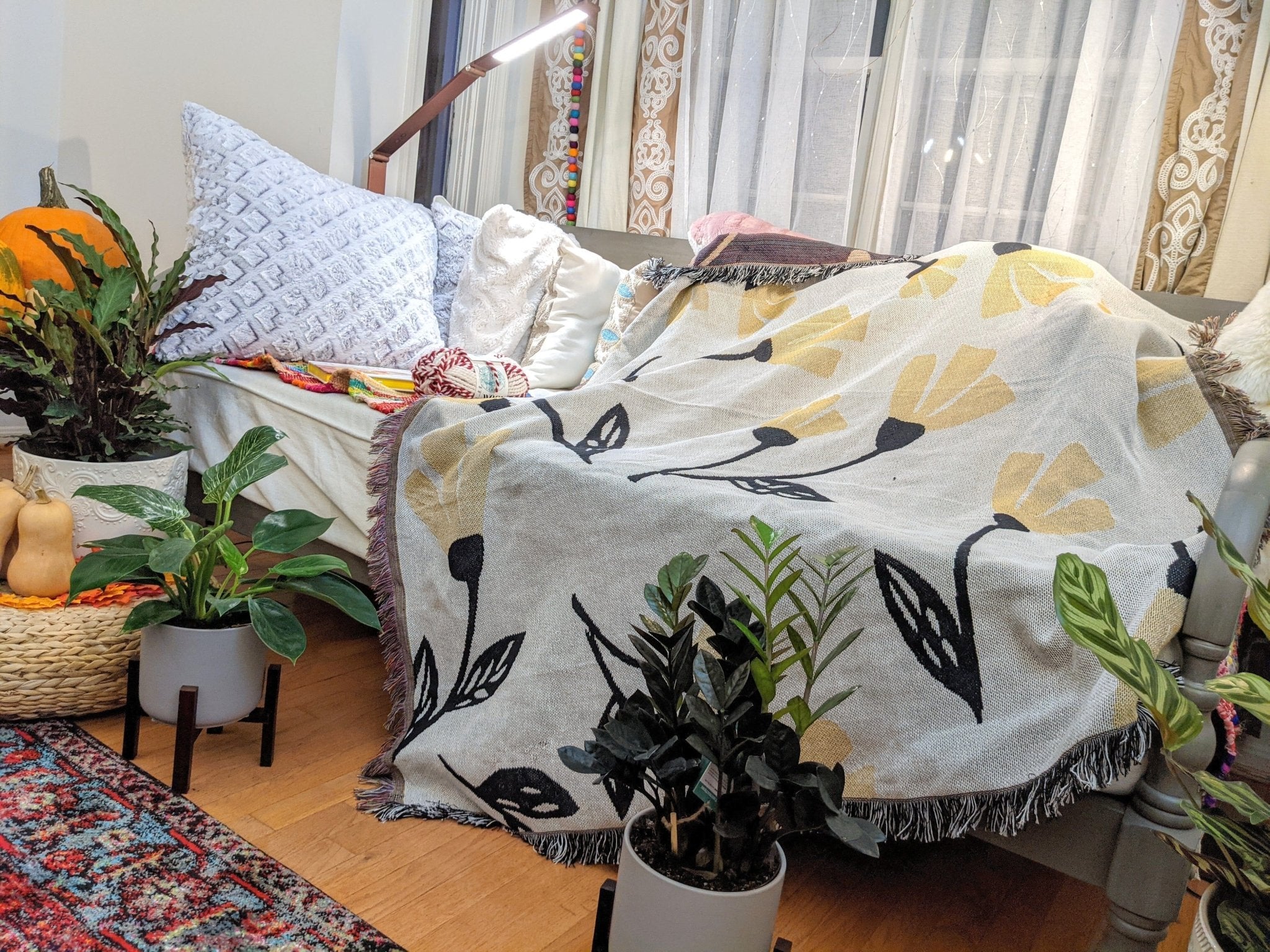 DaDa Bedding Yellow Fleur Botanical Sunshine Golden Floral Woven Tapestry Throw Blanket - 50” x 60” (18112) - Che Cose Belle