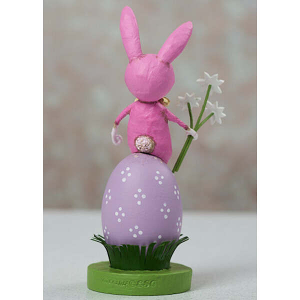 Daisy May Easter Figurine by Lori Mitchell *NEW FOR 2026* - Che Cose Belle