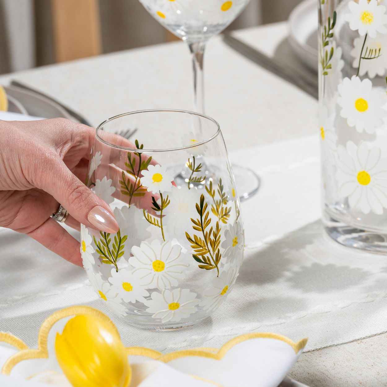 Daisy Painted Stemless Wine Glasses - Che Cose Belle