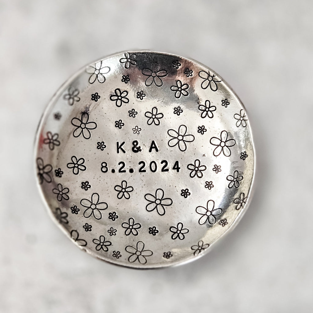 Daisy Pewter Ring Dish - Che Cose Belle
