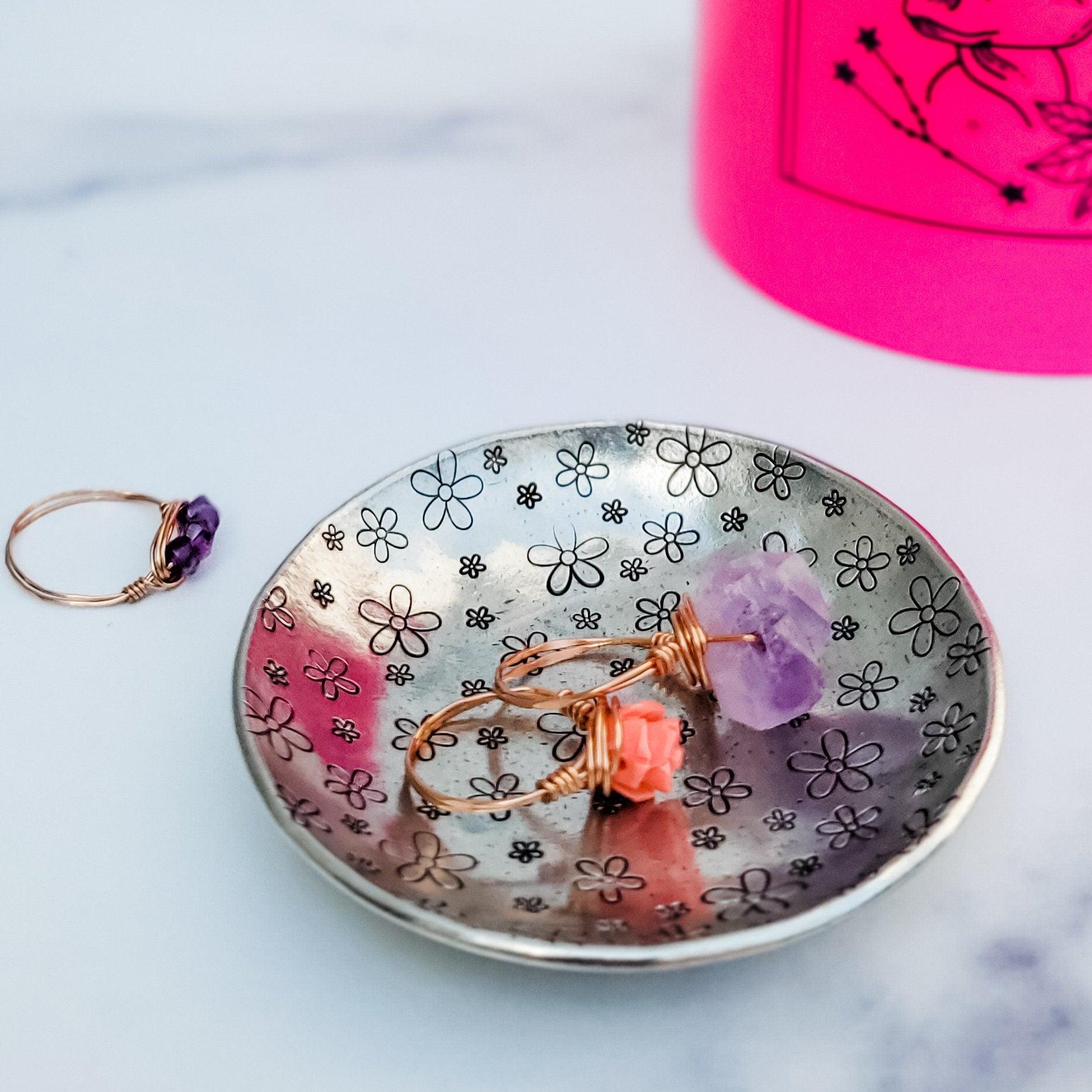 Daisy Pewter Ring Dish - Che Cose Belle