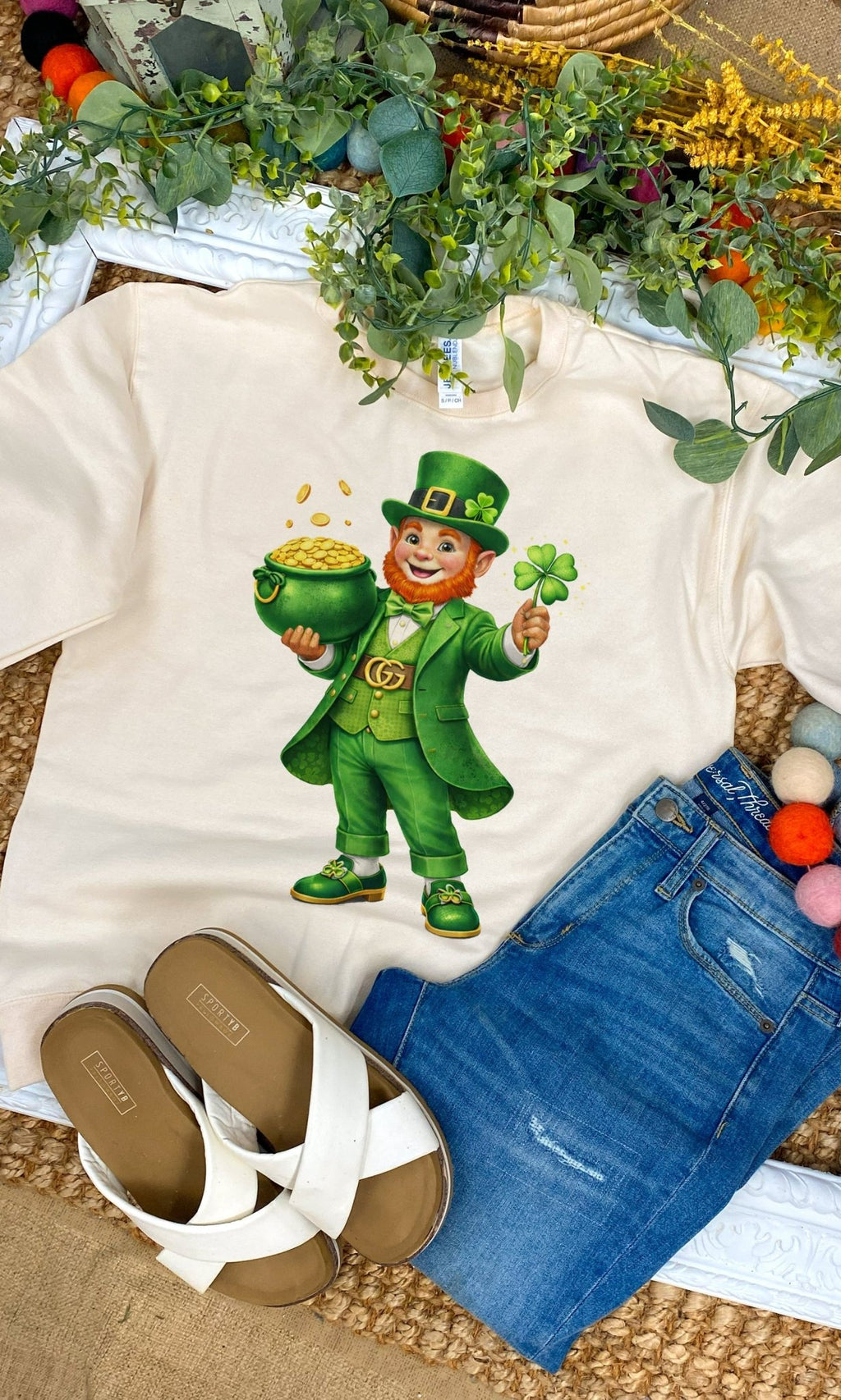 Dapper Leprechaun Graphic Sweatshirt - Che Cose Belle