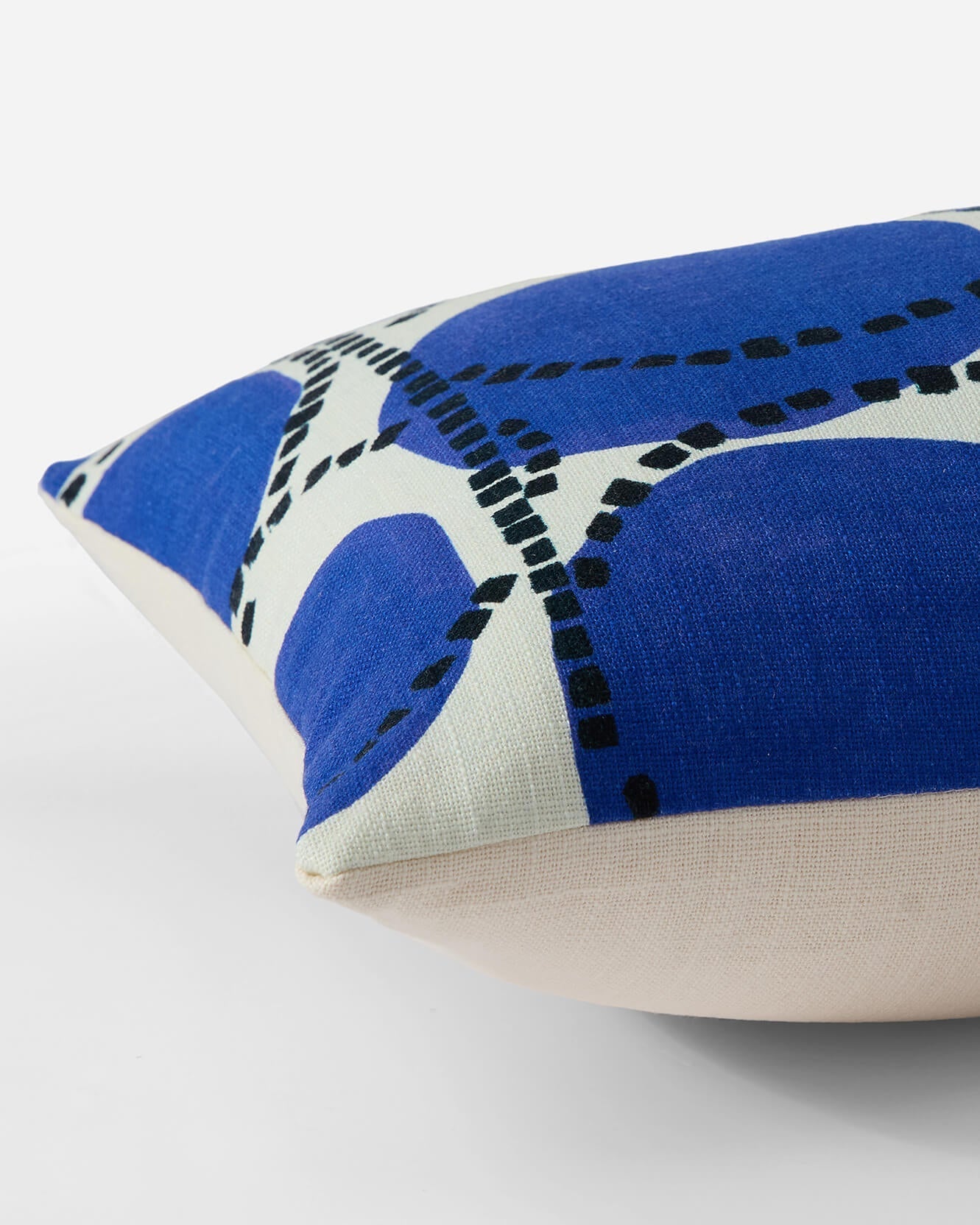 Decler Small Lumbar Pillow - Che Cose Belle