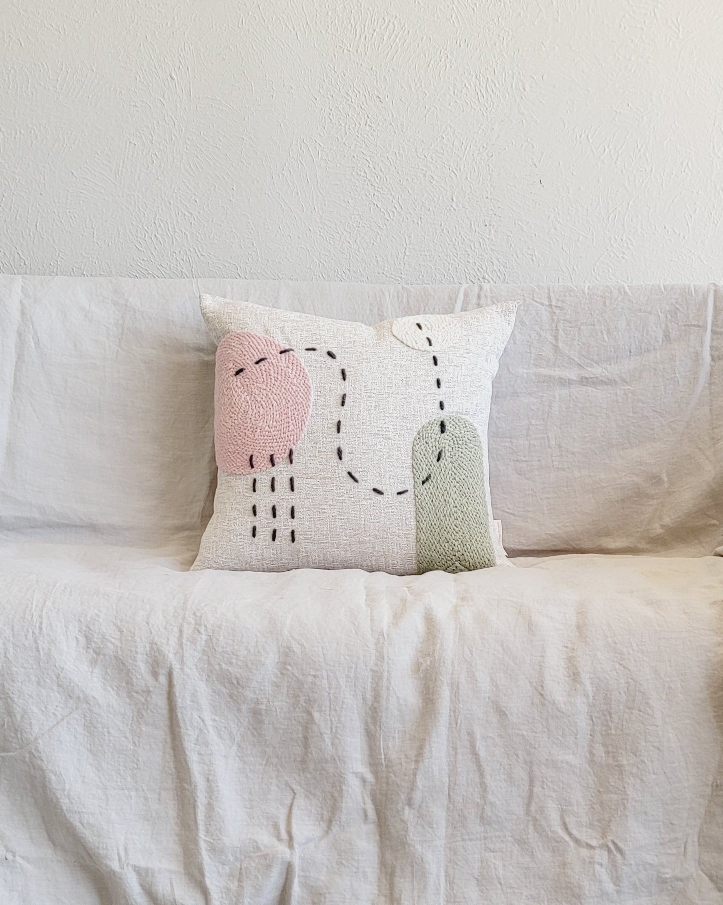 Desert Dawn Throw Pillow - Che Cose Belle