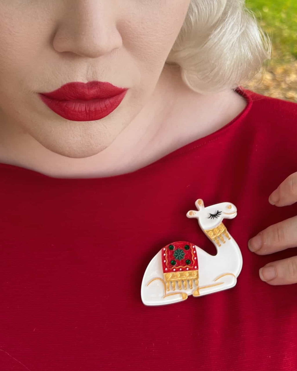 Desert Dreams Camel Brooch by 50's Vintage Dame x Lipstick & Chrome - Che Cose Belle