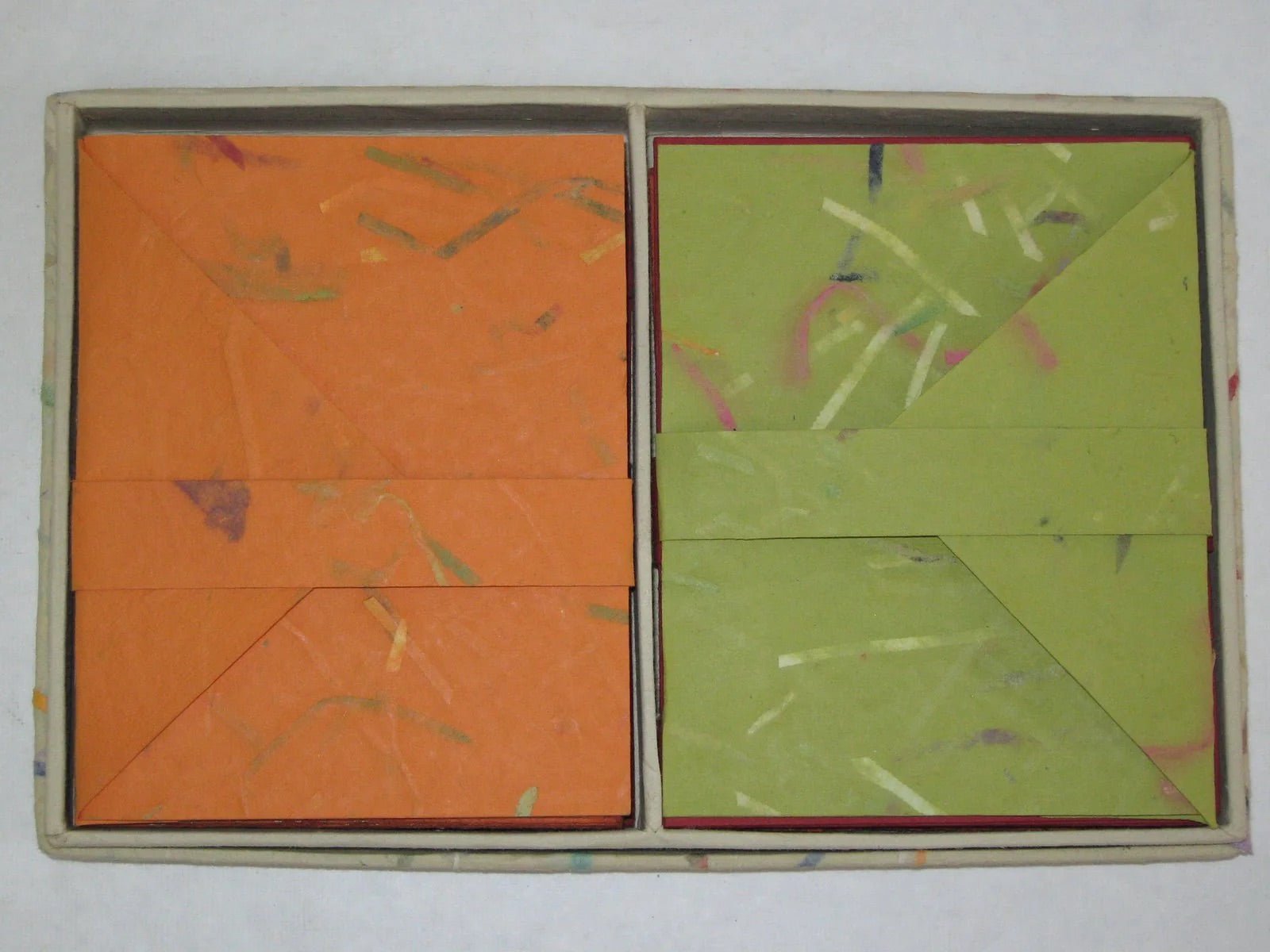 DIFFERENT STROKES Boxed Notecards with Envelopes – Set of 16. Recycled Cotton Paper – Fair Trade – Artisan Made - Che Cose Belle