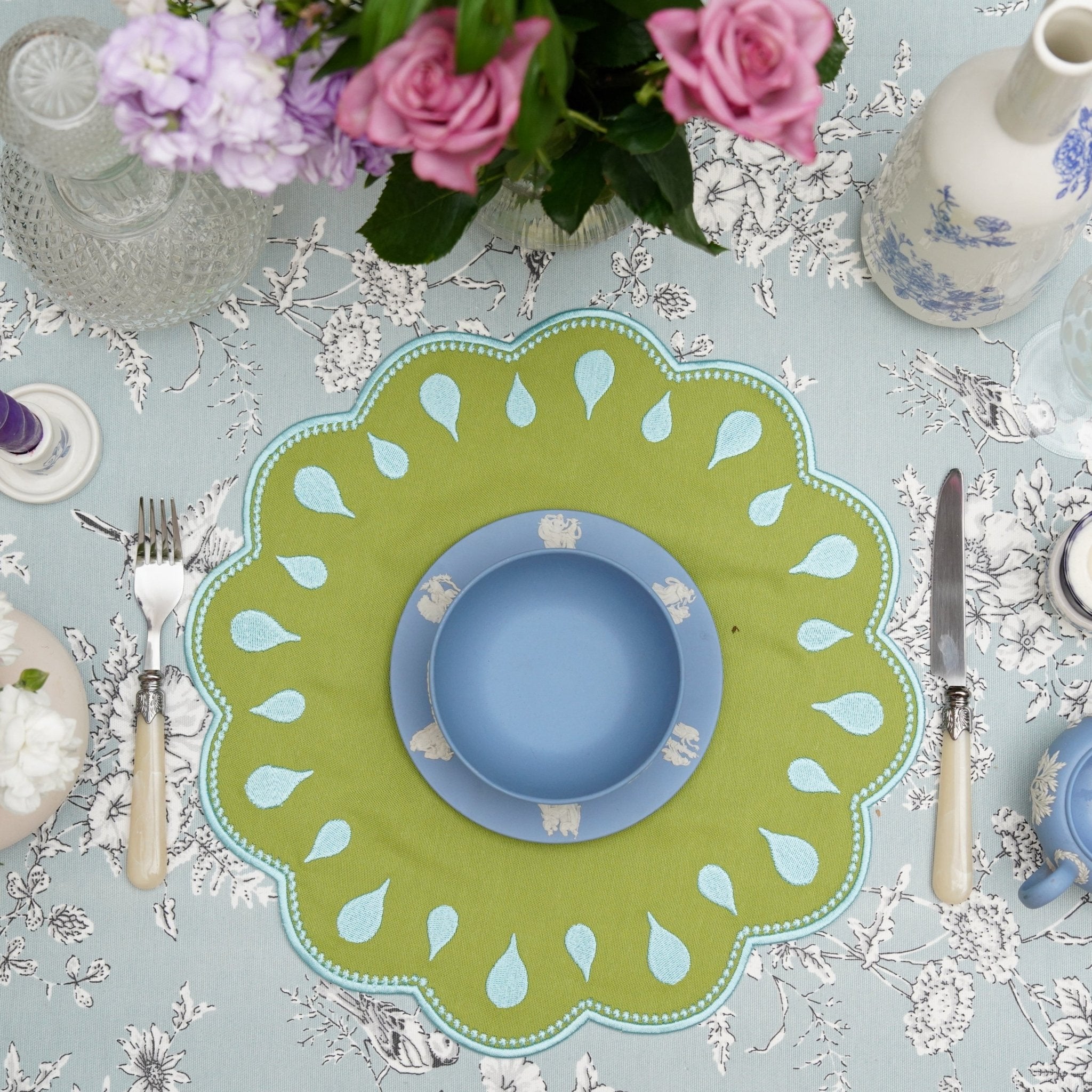 DROPLET GREEN ROUND FABRIC PLACEMAT (Set Of 4) - Che Cose Belle
