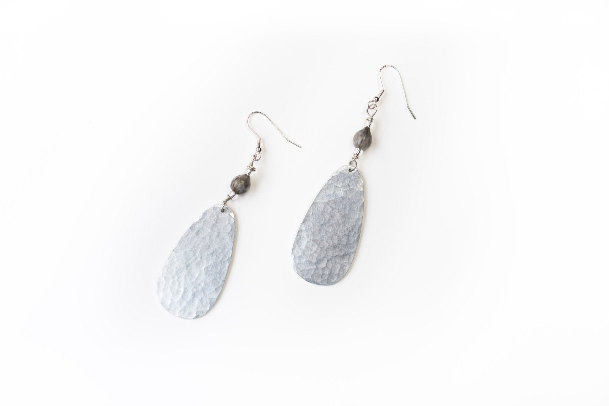 Ellipse Hammered Aluminum Earring - Che Cose Belle