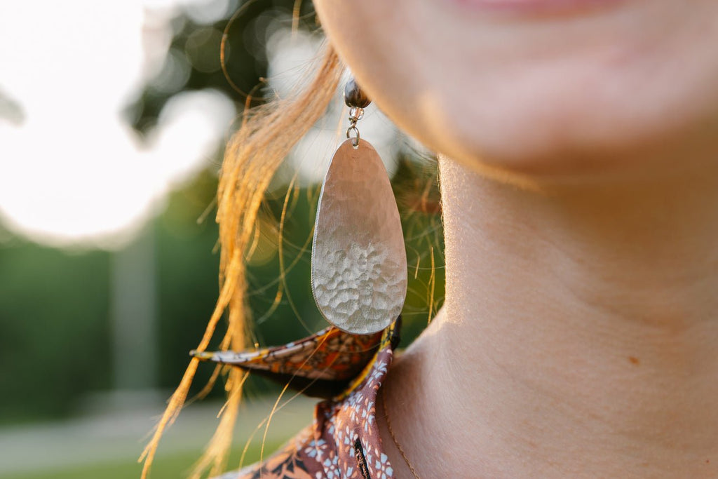 Ellipse Hammered Aluminum Earring - Che Cose Belle