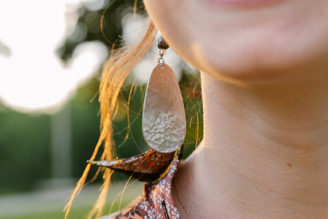 Ellipse Hammered Aluminum Earring - Che Cose Belle
