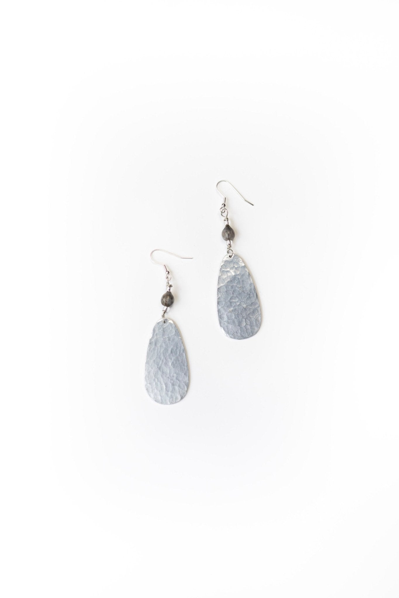 Ellipse Hammered Aluminum Earring - Che Cose Belle