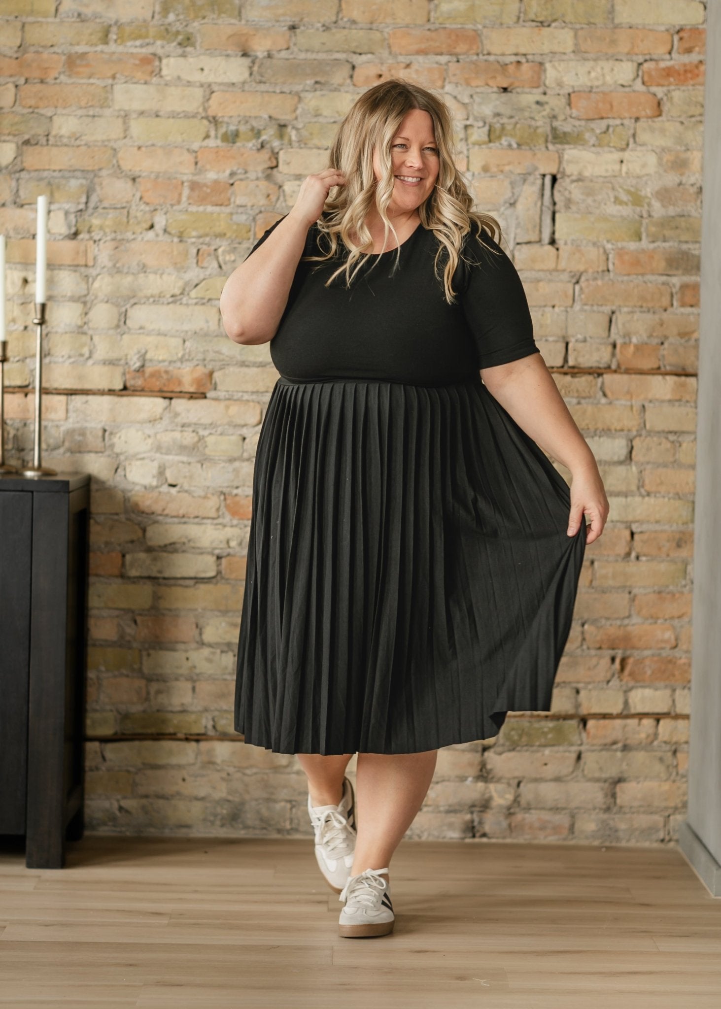 Emersyn Black Pleated Midi Dress - Che Cose Belle