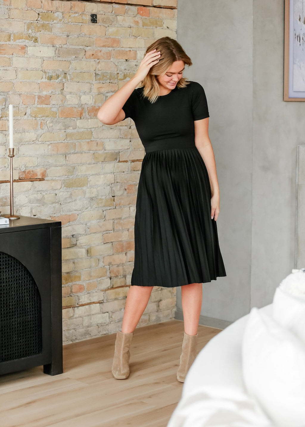 Emersyn Black Pleated Midi Dress - Che Cose Belle