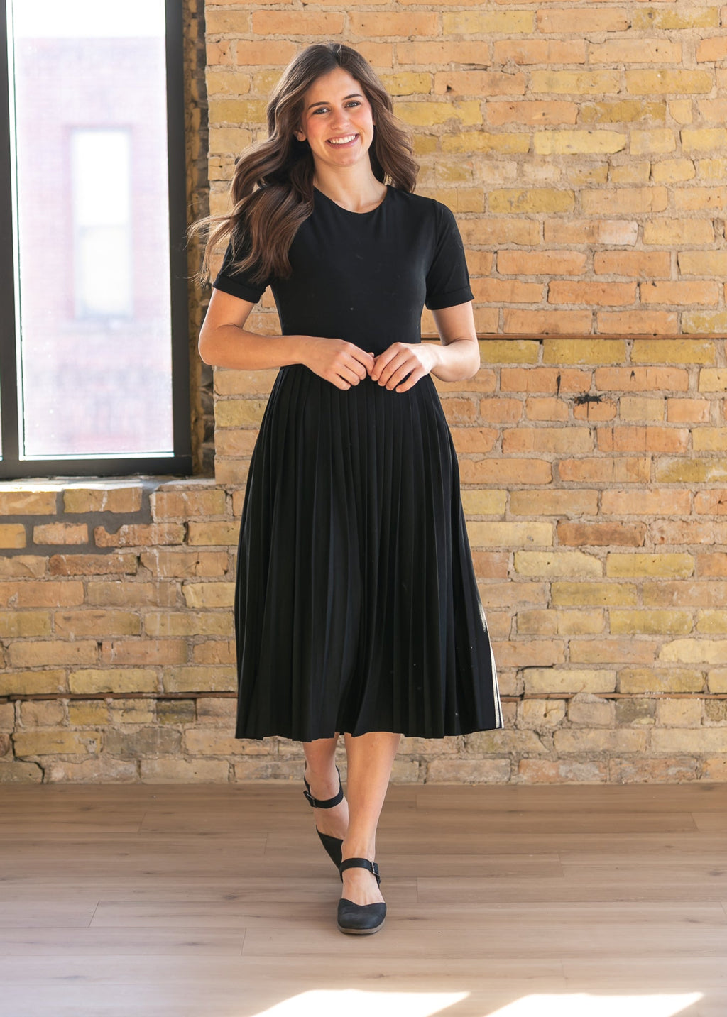 Emersyn Black Pleated Midi Dress - Che Cose Belle