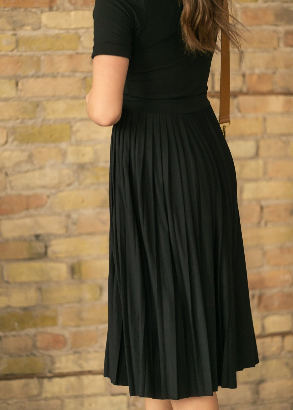 Emersyn Black Pleated Midi Dress - Che Cose Belle
